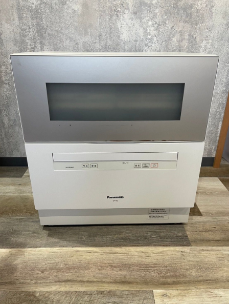 【中古】送料無料！Panasonic 電気食器洗い乾燥機 NP-TH3 2020年製※扉の前面、内部に取れない汚れあり